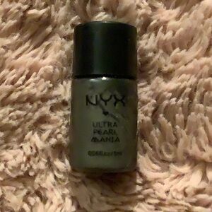 NYX SMOKE GREY ULTRA SHIMMER LOOSE EYESHADOW